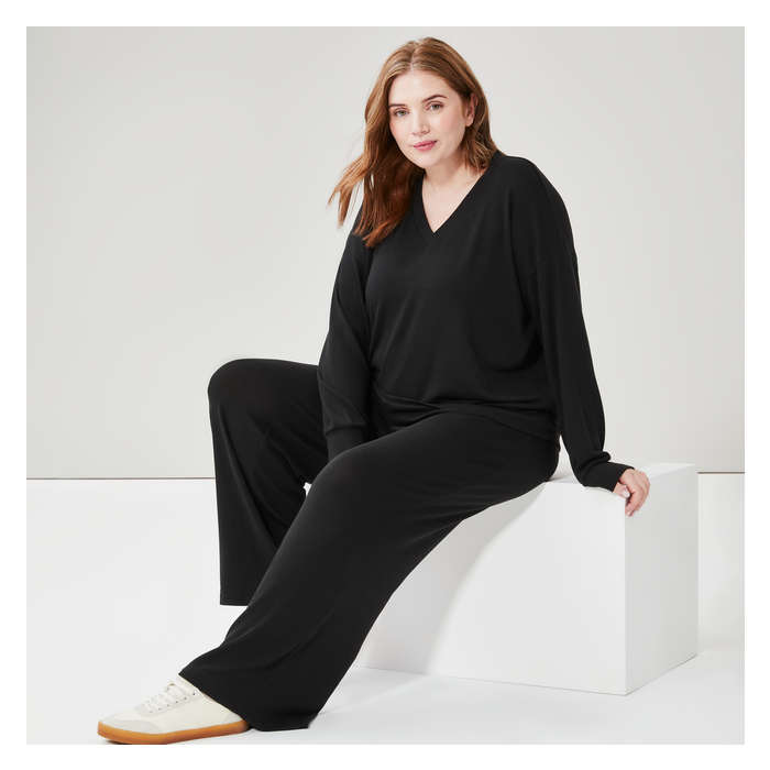 Women+ Active V-Neck Pullover